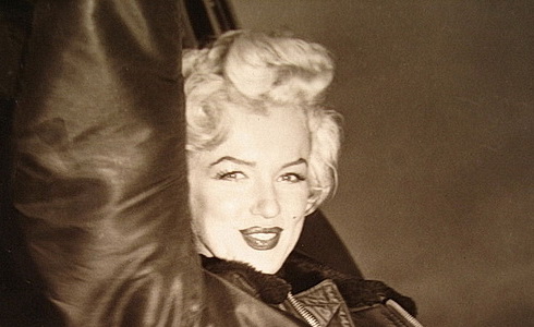 Marilyn Monroe v Koreji, 1954