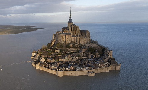 Starobyl stavby: Mont Saint-Michel