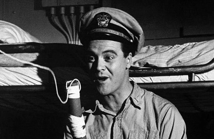 Jack Lemmon ve snímku Pan Roberts