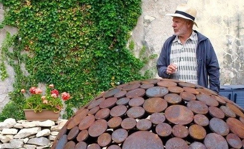 Rezav� kv�ty �estm�ra Su�ky