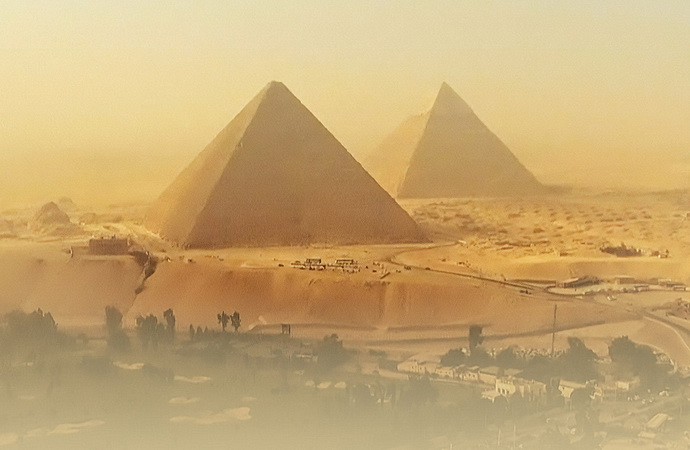Pyramidy v G�ze