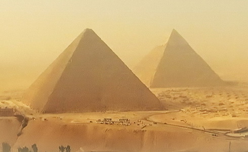 Pyramidy v G�ze