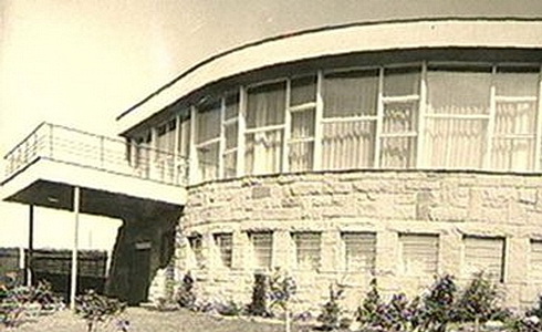 Ne��douc� architekti