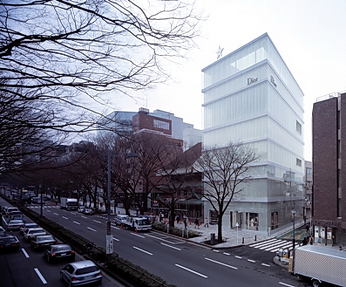 Budova Christian Dior, Tokyo 2003 (Zdroj Hisao Suzuki)