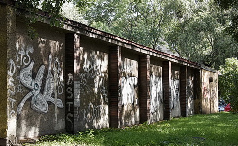 Výklenky zadního traktu Domu umění (Foto: K. Jamrišková)
