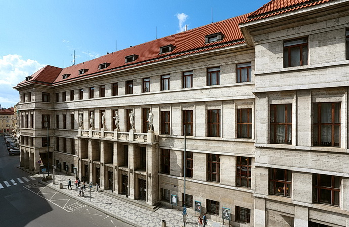 Budova Ústřední knihovny na Mariánském náměstí