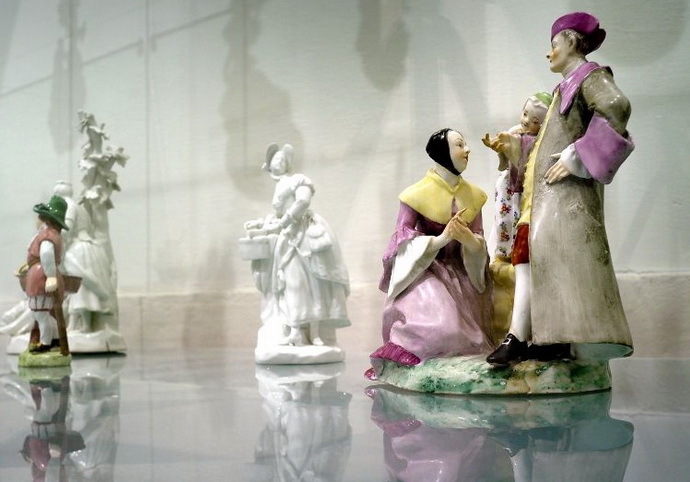 Vdesk figurln porceln 18. stolet