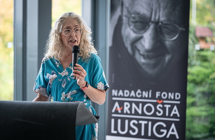 Eva Lustigová, dcera Arnošta Lustiga, kurátorka výstavy