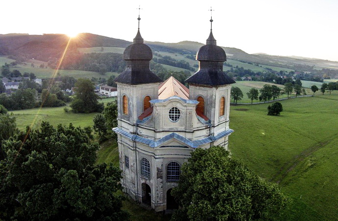 Barokn kostely na Broumovsku (Zdroj: klasterbroumov.cz)