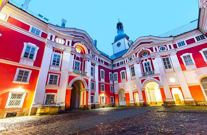 Noční broumovský klášter (Foto: Petra Voráčková)
