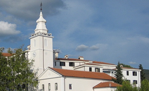 Budova paulnskho kltera v Crkvenici