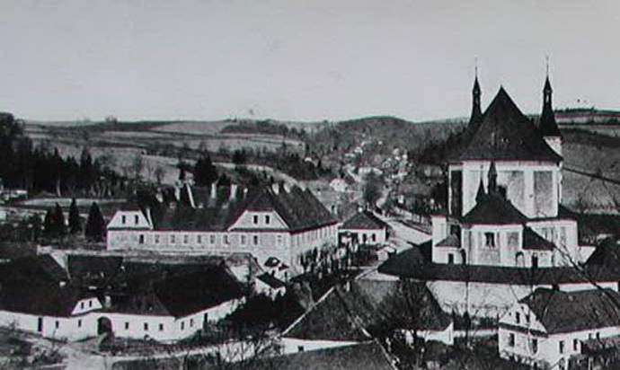 Kostel a klter r. 1900/ Star voda