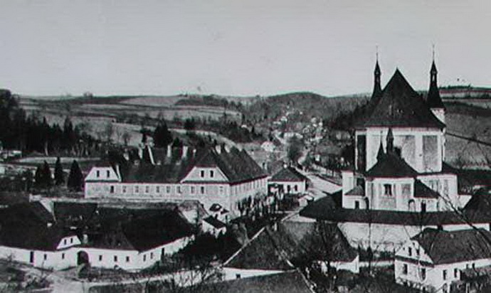 Kostel a klášter r. 1900/ Stará voda