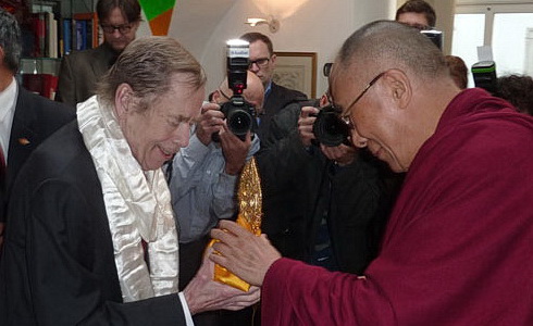 V objet dalajlamy