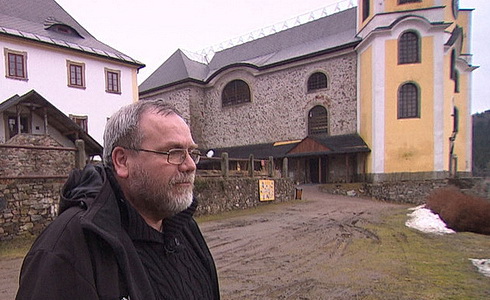 Povinnosti nejen svat� 