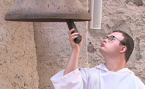 Povinnosti nejen svat� 