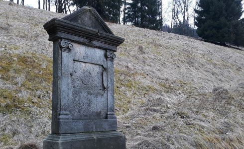 Křížová cesta celkový pohled, detail jednoho zastavení