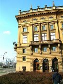 N�rodn� divadlo