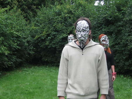 Masky vyroben z aluminiovch tck na grilovn.