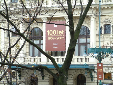Divadlo Na Vinohradech - 100 let, prel.