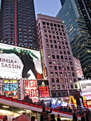 Times Square – nov filmov hit Ninja Assassin.
